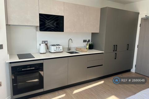 Studio to rent, Barrington Road, Altrincham, WA14