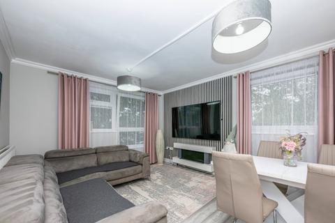 2 bedroom flat for sale, Rosehill Gardens, Willenhall, West Midlands, WV13