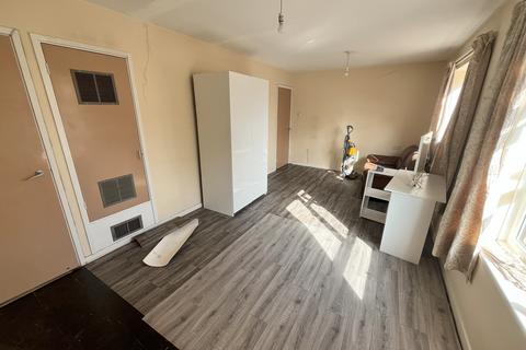 2 bedroom flat to rent, Russet Grove, Norwich NR4