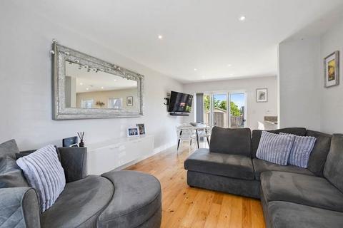 5 bedroom detached house for sale, a Wroxham Gardens, Potters Bar