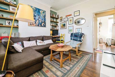 2 bedroom flat for sale, Hainault Road, London, E11