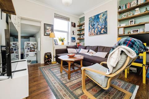 2 bedroom flat for sale, Hainault Road, London, E11