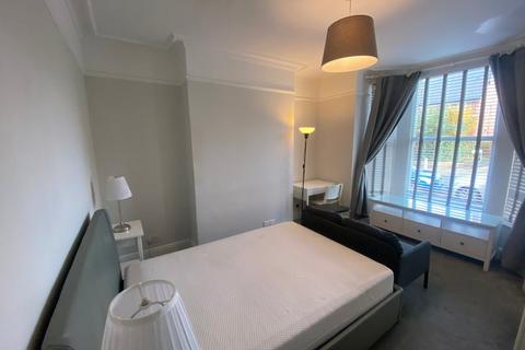 Flat to rent, Hastings Road, Maidstone, ME15