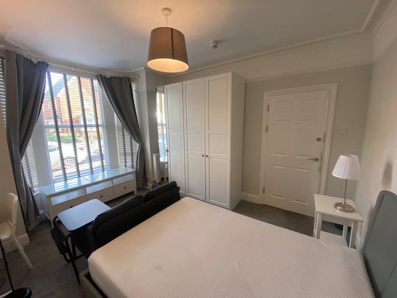 Apartment in Maidstone, Kent - View 2