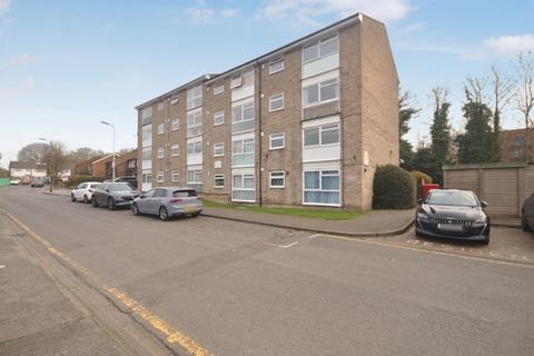 1 bedroom flat to rent, Holdbrook Way, Romford, Essex