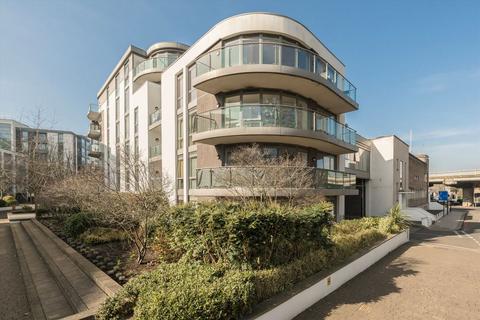 Studio to rent, Clayponds Lane, Brentford TW8