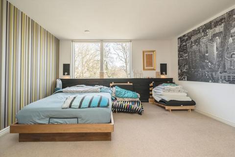Studio to rent, Clayponds Lane, Brentford TW8