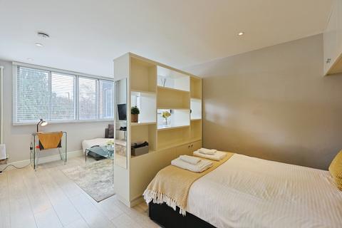 196 West Hill, London, SW15