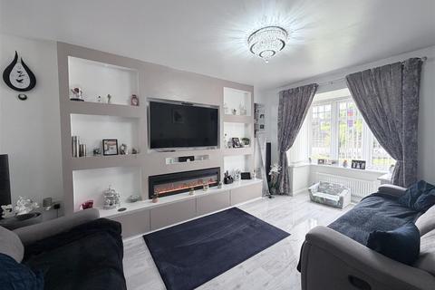 4 bedroom detached house for sale, Black Myres Close, Bradford BD13
