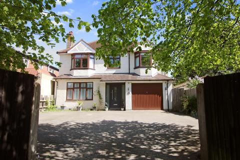 KINGSTON ROAD, LEATHERHEAD, KT22