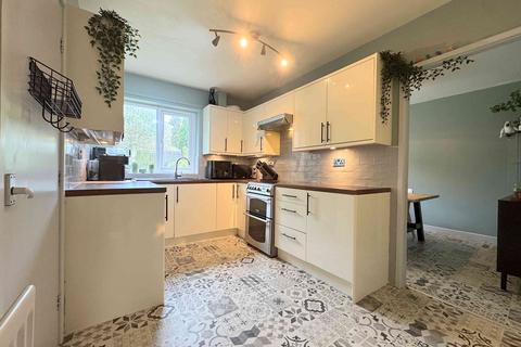 3 bedroom semi-detached house for sale, Highlands Lane, Halifax HX2