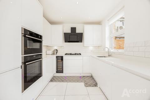 3 bedroom end of terrace house for sale, Heather Way, Romford, RM1