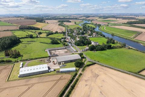 6 bedroom property with land for sale, LOT 1 Wark Estate