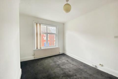 2 bedroom flat to rent, Collingwood Street, South Shields