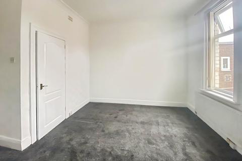 2 bedroom flat to rent, Collingwood Street, South Shields