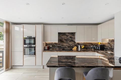 4 bedroom end of terrace house for sale, London W5