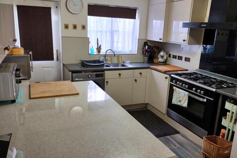 4 bedroom semi-detached house for sale, College Road, Alum Rock, Birmingham