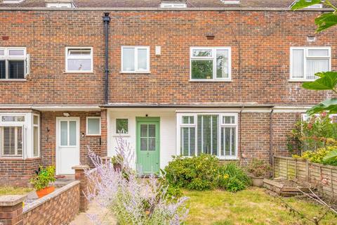 Toland Square, London SW15