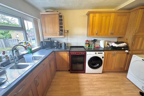 2 bedroom house to rent, Shooters Hill Close, Southampton, SO19
