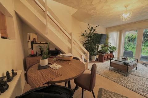 2 bedroom house to rent, Shooters Hill Close, Southampton, SO19