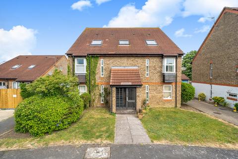 1 bedroom flat for sale, Colburn Crescent, Surrey GU4