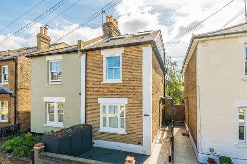 Haliburton Road, St Margarets TW1