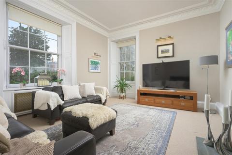 6 bedroom semi-detached house for sale, Barossa Place, Perth
