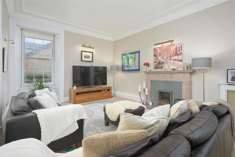 6 bedroom semi-detached house for sale, Barossa Place, Perth