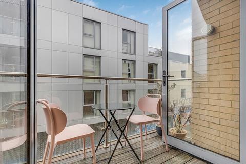 1 bedroom flat to rent, Wadeson Street, London E2