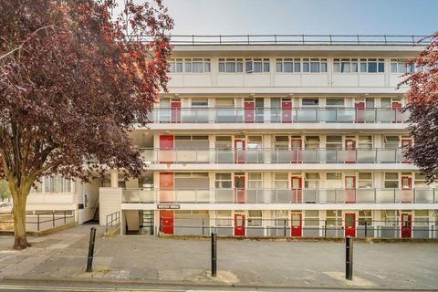 Studio for sale, Churchill Gardens, London SW1V