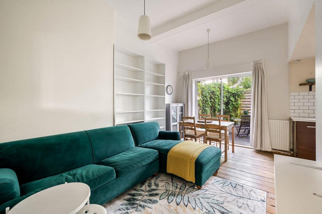 Apartment in Upper Holloway - View 2