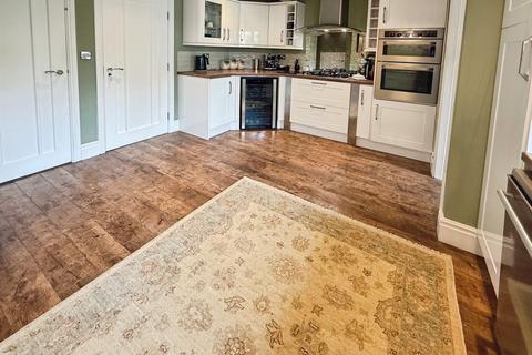 4 bedroom detached house for sale, Oakleigh View, Baildon, Shipley, BD17
