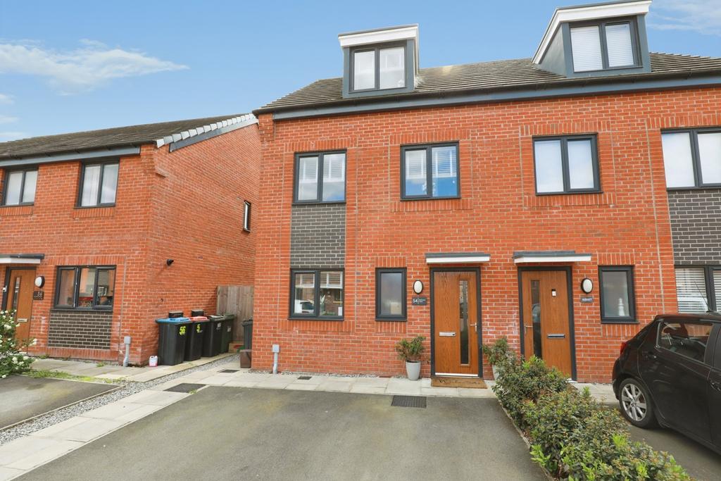 3 bedroom semi-detached house for sale