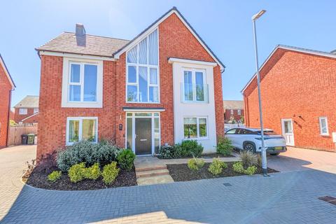 4 bedroom detached house for sale, Barland Fields, Worcester WR5