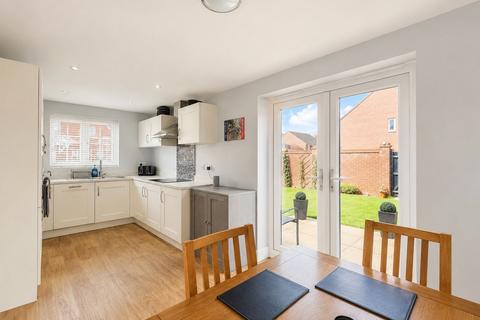 3 bedroom detached house for sale, Burnham Road, Wythall, B47 6AT