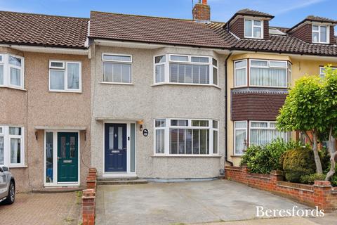 Stour Way, Upminster, RM14