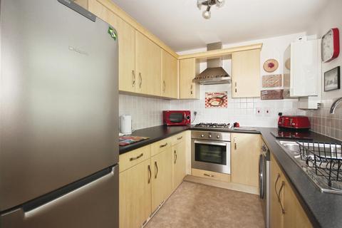 2 bedroom flat for sale, Brittain Lane, Warwick