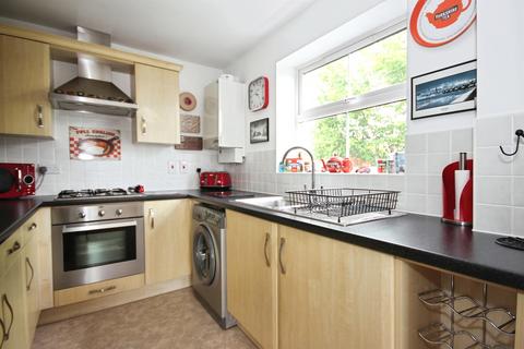 2 bedroom flat for sale, Brittain Lane, Warwick