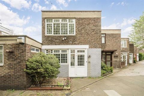 3 bedroom semi-detached house for sale, Spring Walk, London E1
