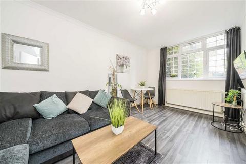 3 bedroom semi-detached house for sale, Spring Walk, London E1