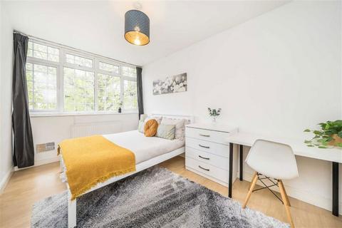 3 bedroom semi-detached house for sale, Spring Walk, London E1