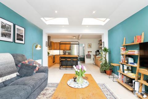 Farm Road, Esher, Surrey, KT10