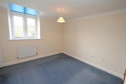 2 bedroom flat for sale, Gilbert Scott Court, Whielden Street, Old Amersham, Buckinghamshire, HP7 0AP