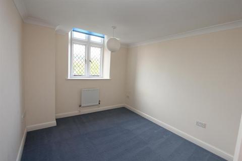 2 bedroom flat for sale, Gilbert Scott Court, Whielden Street, Old Amersham, Buckinghamshire, HP7 0AP