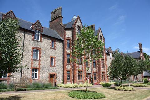 2 bedroom flat for sale, Gilbert Scott Court, Whielden Street, Old Amersham, Buckinghamshire, HP7 0AP