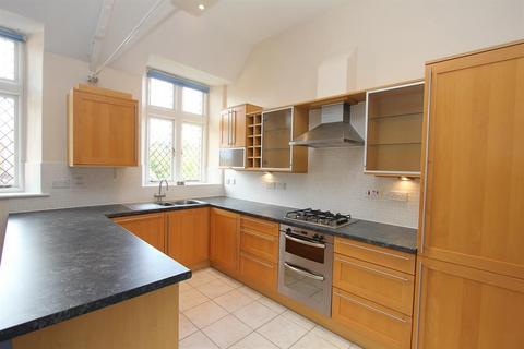 2 bedroom flat for sale, Gilbert Scott Court, Whielden Street, Old Amersham, Buckinghamshire, HP7 0AP