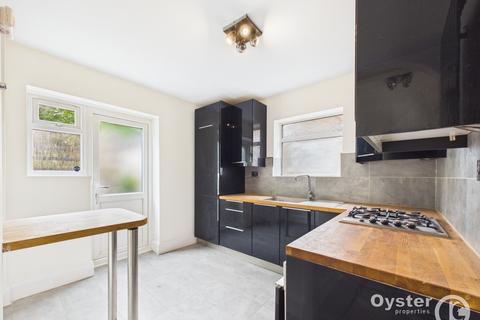 2 bedroom flat to rent, Whittington Way, Pinner, HA5