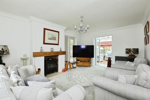 4 bedroom detached house for sale, Station Road, Misson, Doncaster