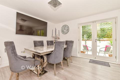 2 bedroom ground floor flat for sale, 64 Pembury Road, Tonbridge TN9