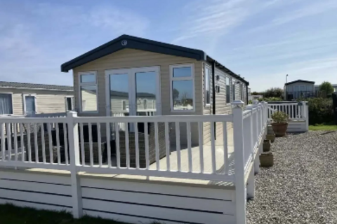 2 bedroom holiday lodge for sale, Hendra Croft, Goonhaven TR8